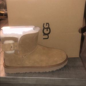 UGG Mini Bailey Fluff Buckle Boots